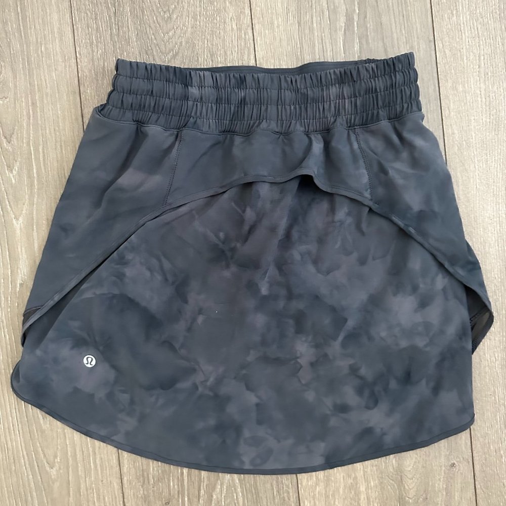 Lululemon Size 6 Long Hotty Hot HR Skirt